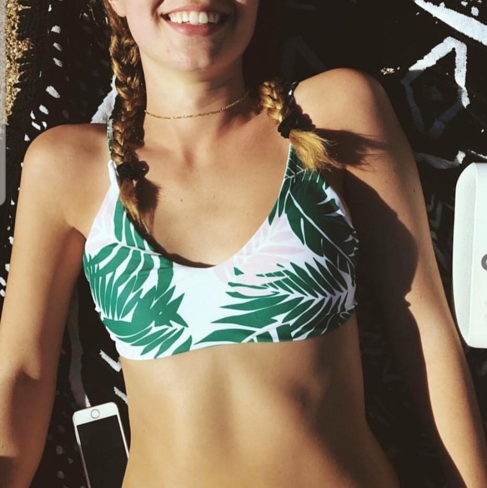 Tropical Leaf Print Bikini - Picture 2 of 6